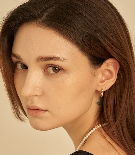 simple square frame earring-gold